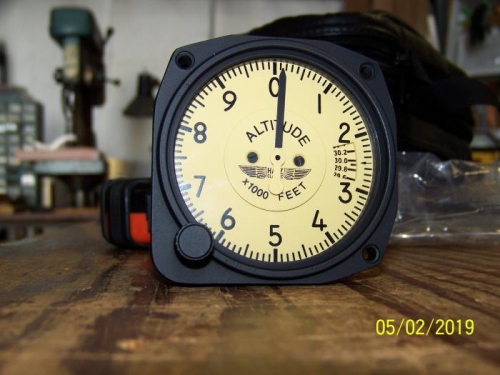 Altimeter (UMA) with Hatz Logo